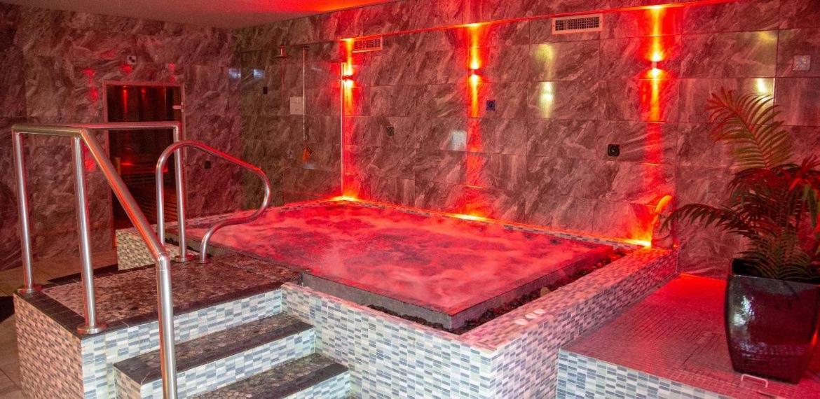 Biskey Howe Flat - Free Off-Site Health Club Access With Pool, Sauna, Steam Room & Gym ウィンダミア エクステリア 写真